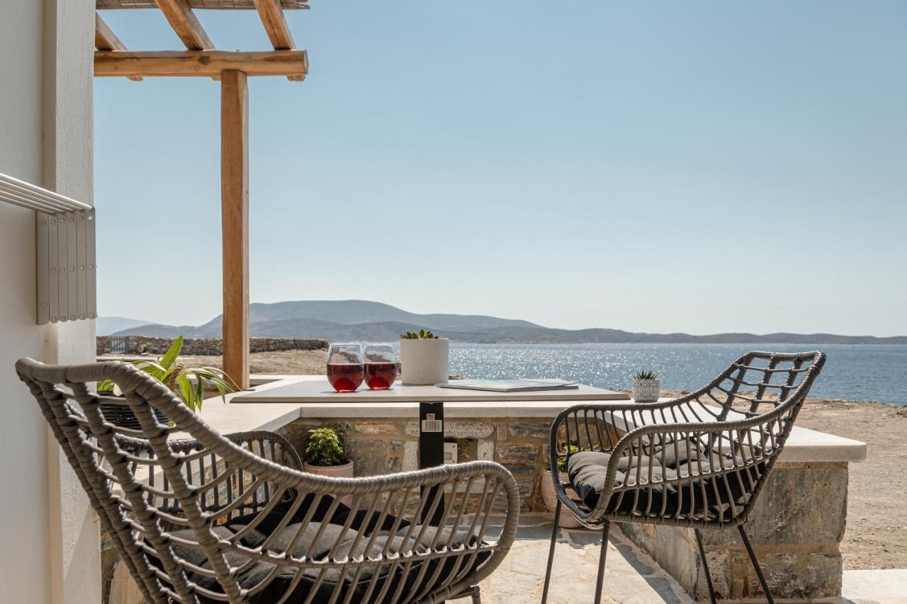 Porto Dema Luxury Suites Schoinoussa Bagian luar foto