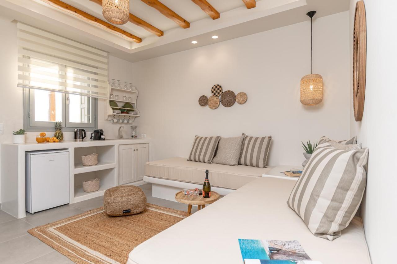Porto Dema Luxury Suites Schoinoussa Bagian luar foto