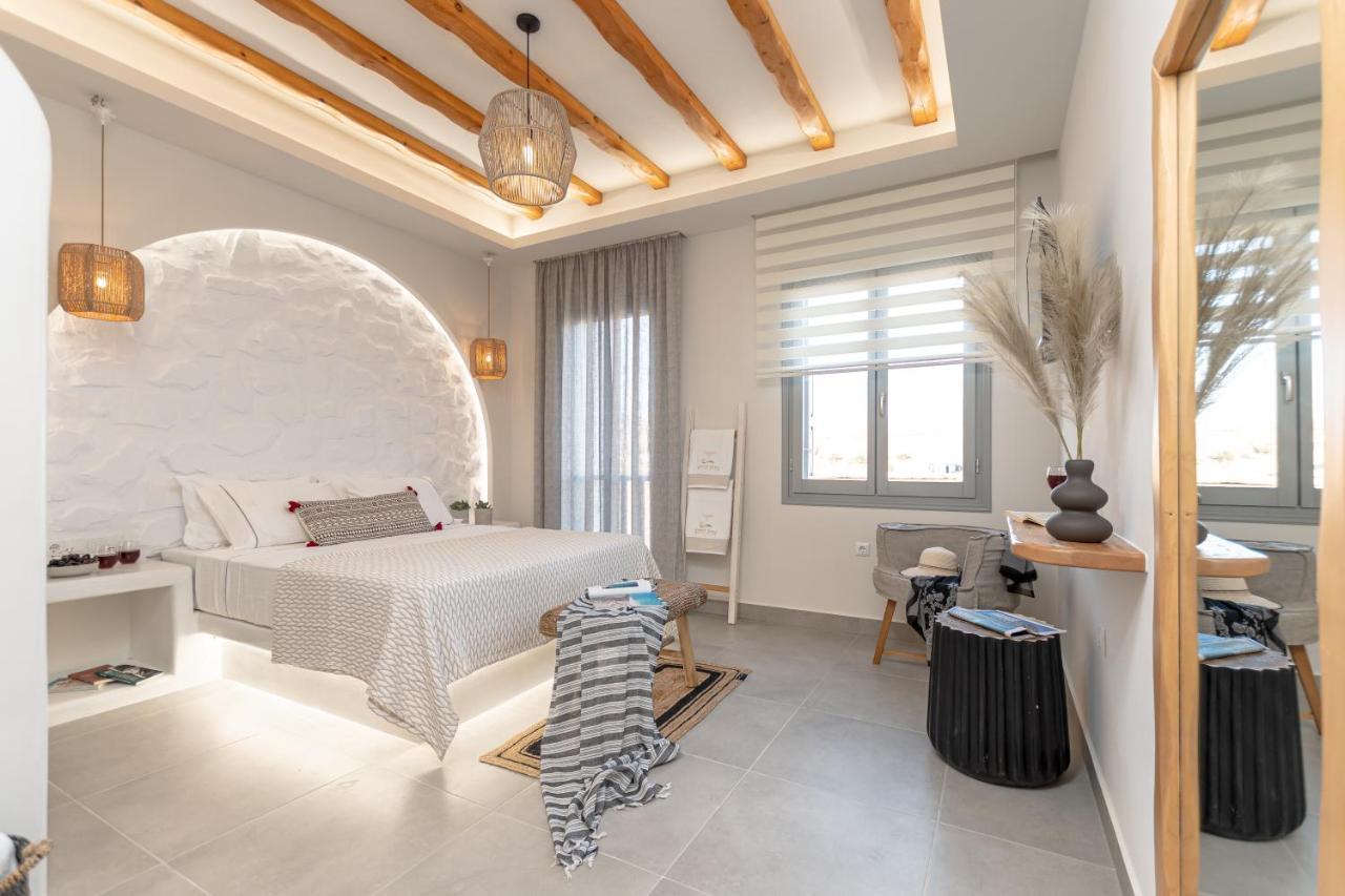 Porto Dema Luxury Suites Schoinoussa Bagian luar foto