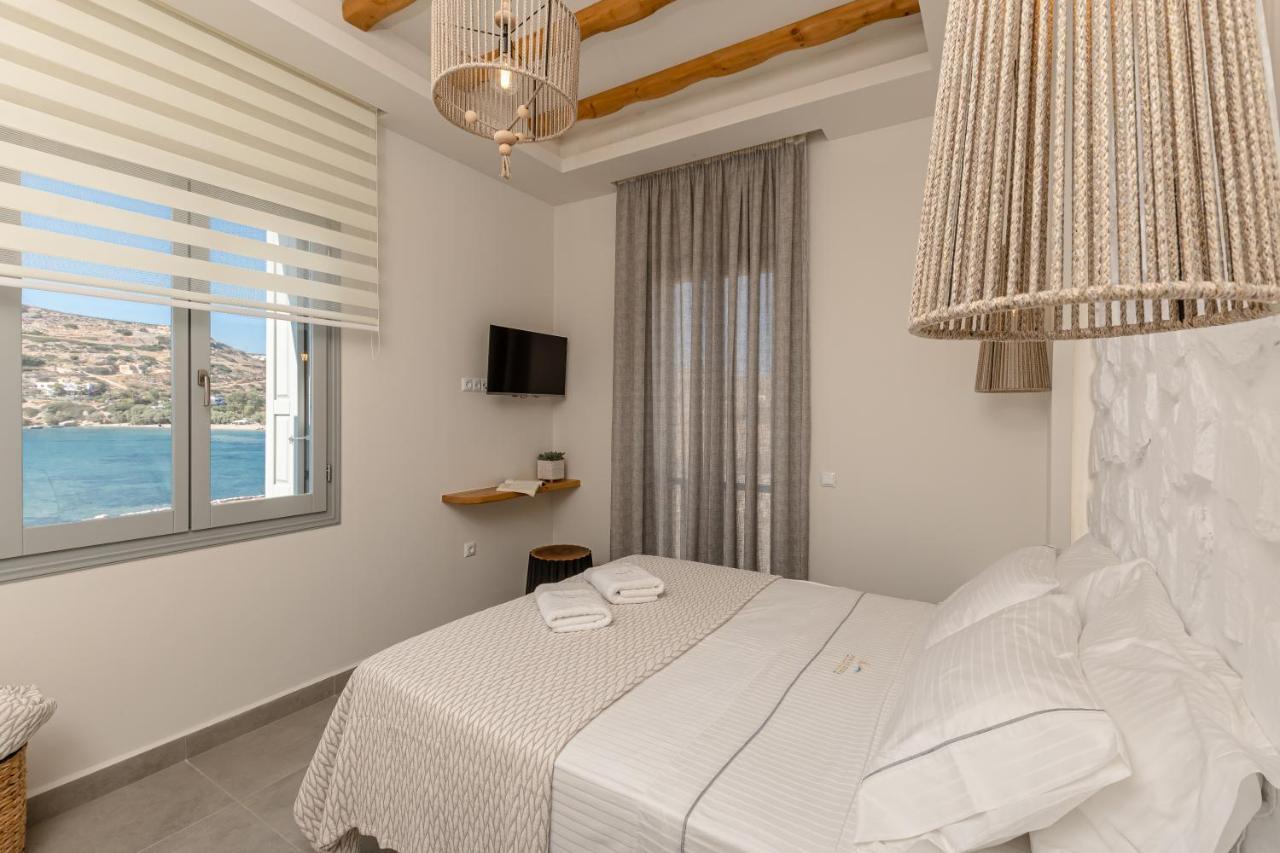 Porto Dema Luxury Suites Schoinoussa Bagian luar foto