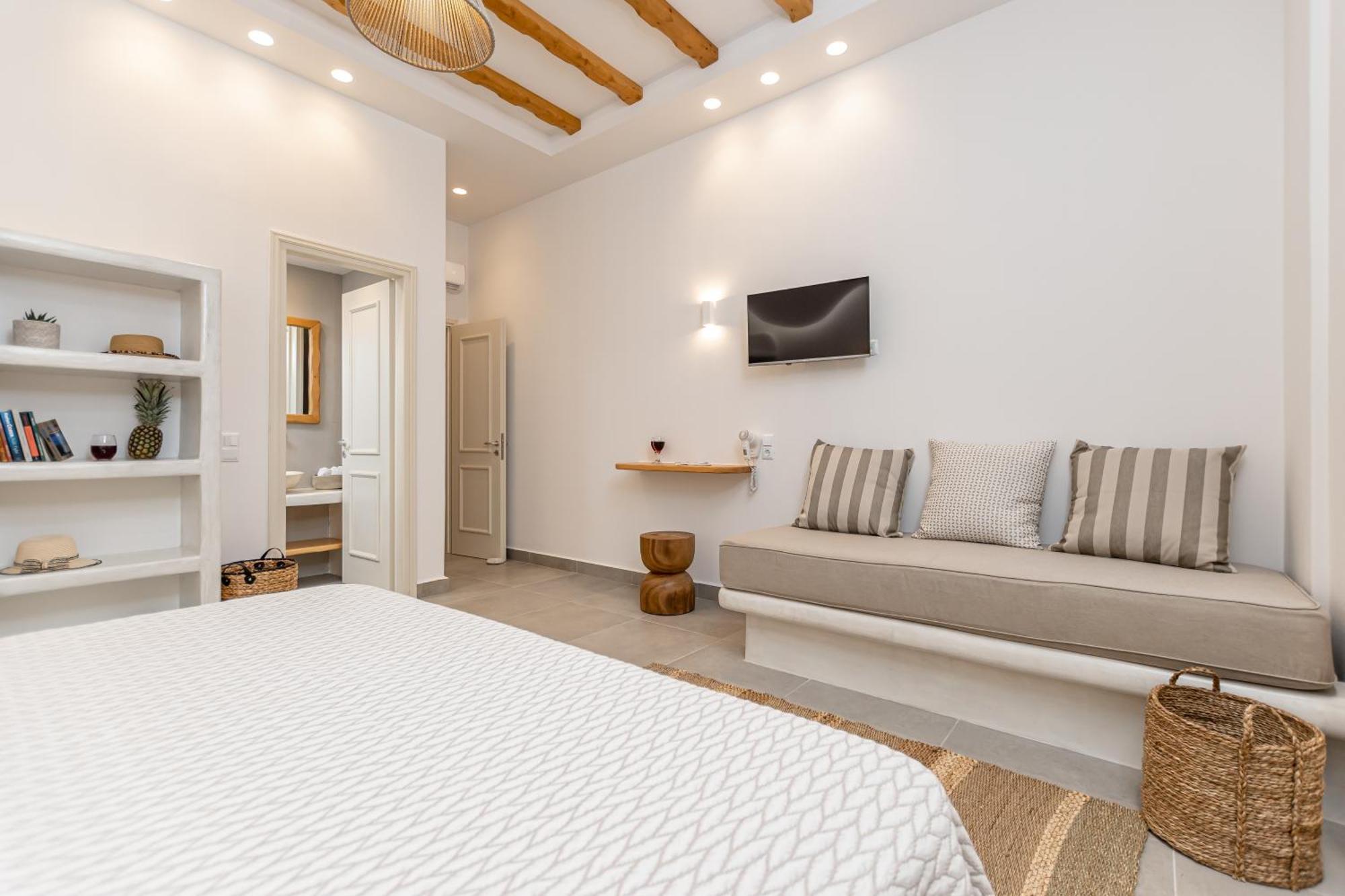 Porto Dema Luxury Suites Schoinoussa Bagian luar foto