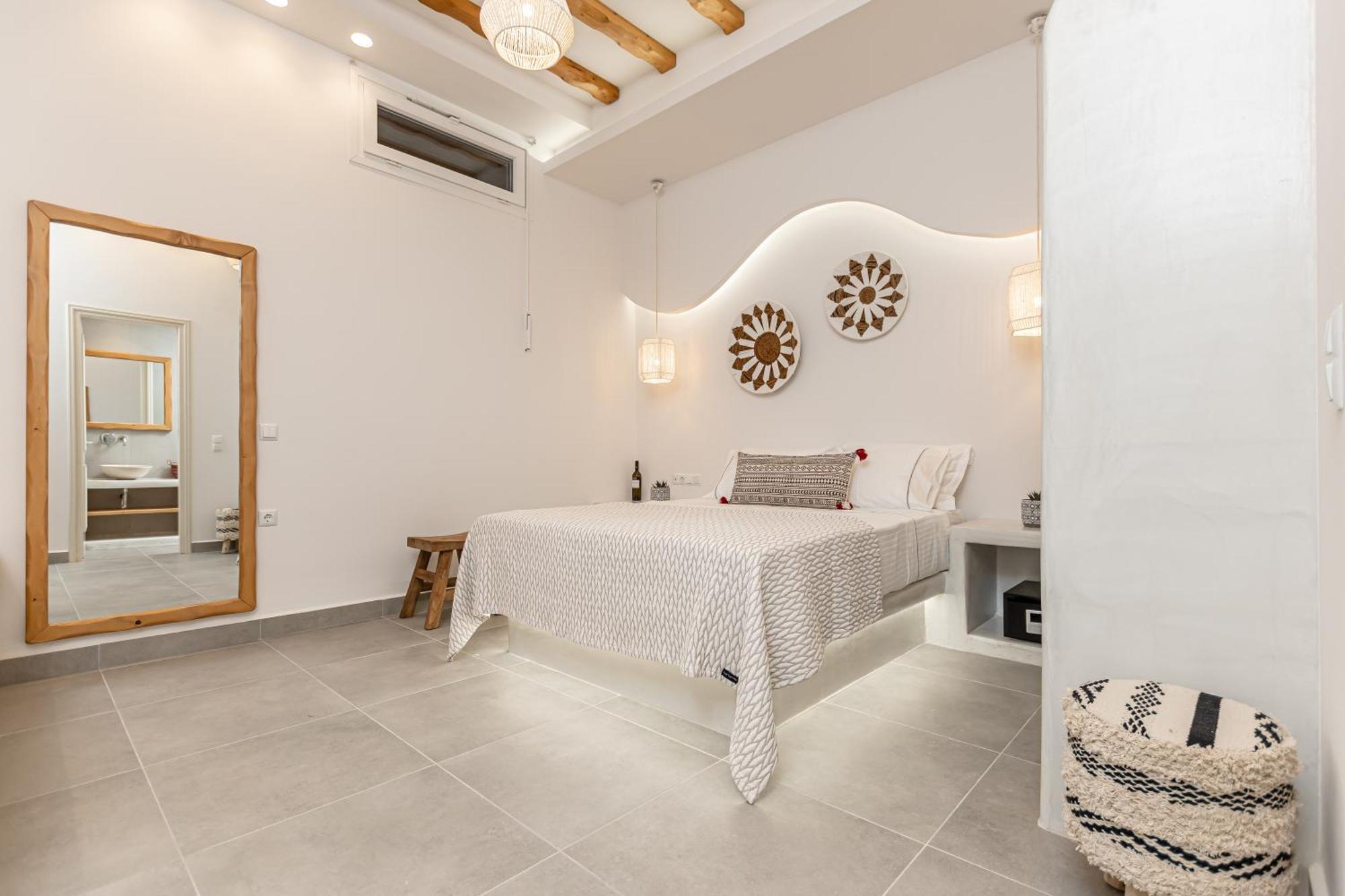 Porto Dema Luxury Suites Schoinoussa Bagian luar foto