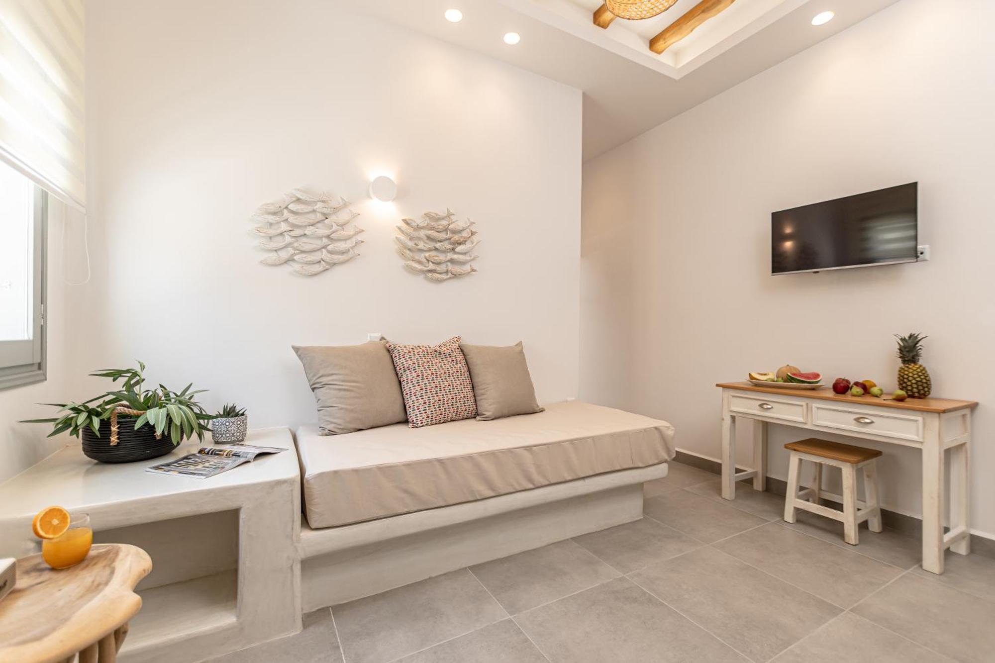 Porto Dema Luxury Suites Schoinoussa Bagian luar foto