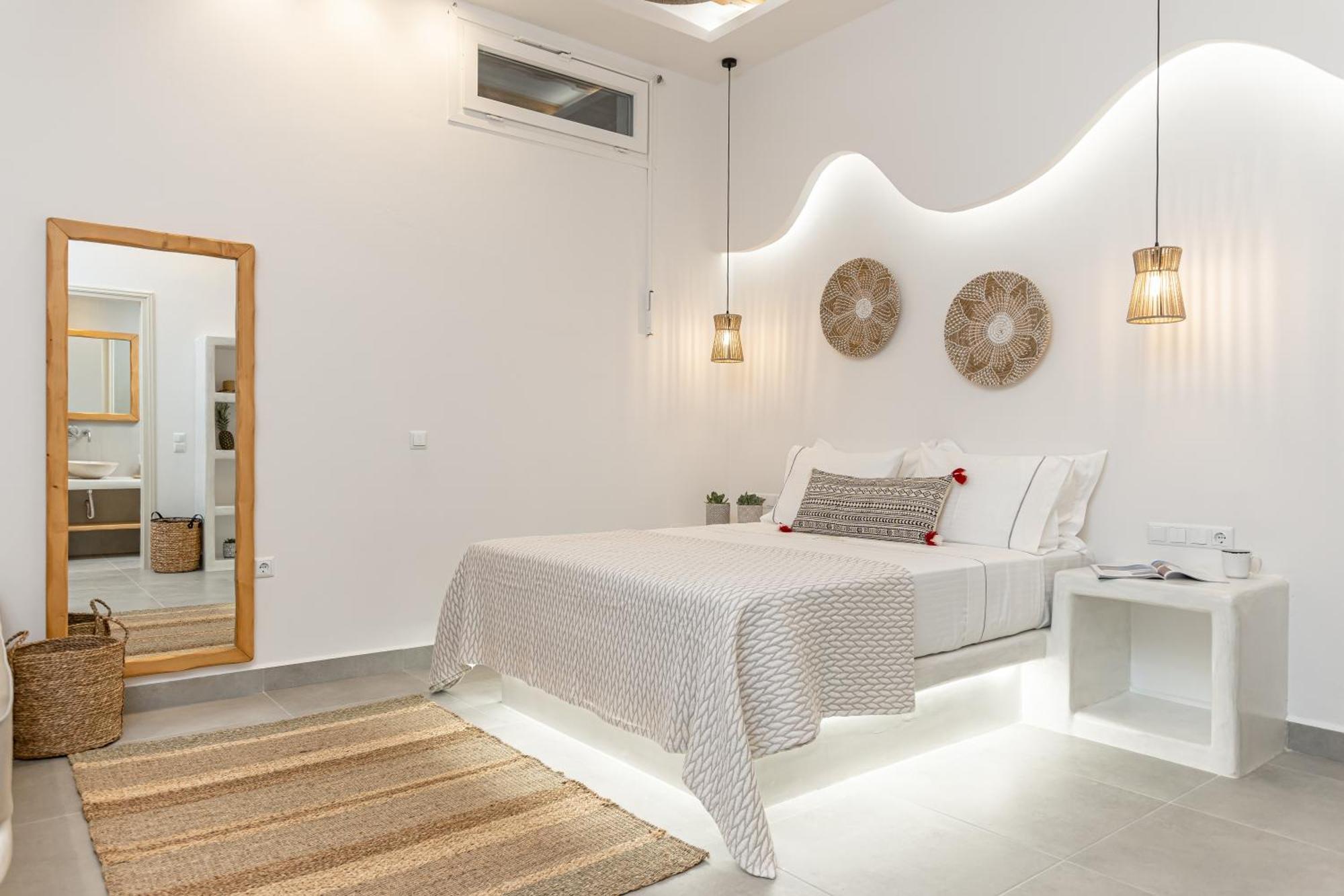 Porto Dema Luxury Suites Schoinoussa Bagian luar foto