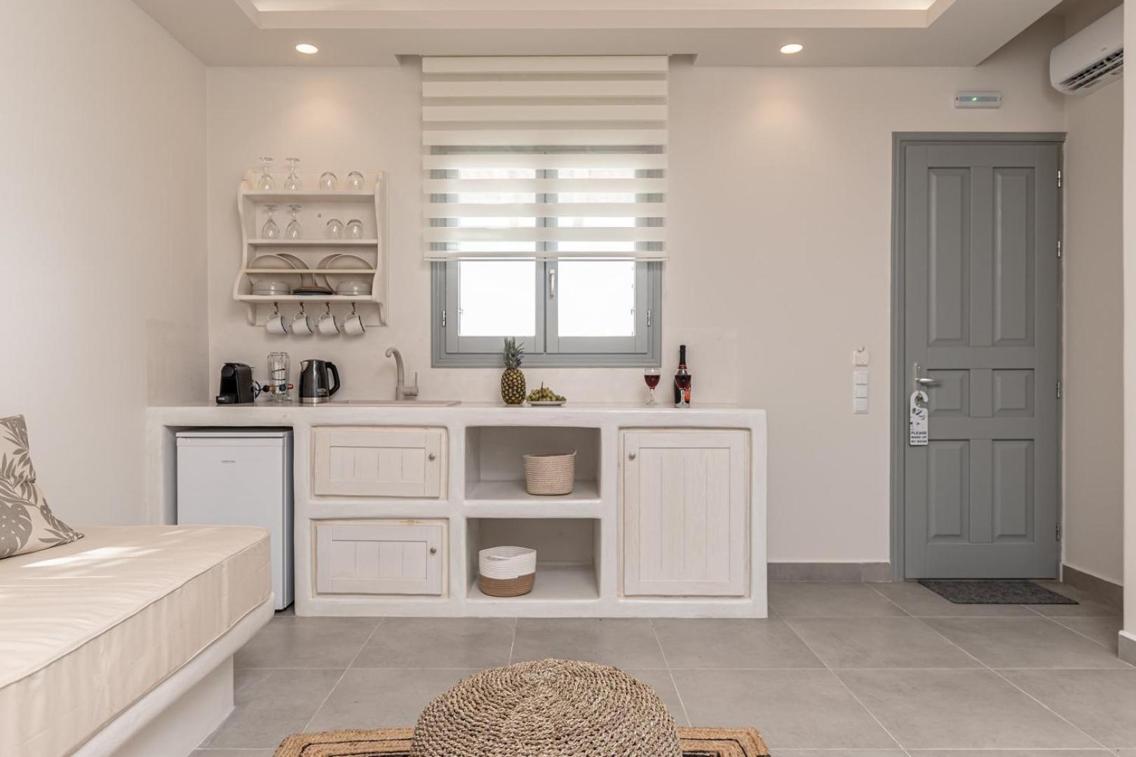 Porto Dema Luxury Suites Schoinoussa Bagian luar foto