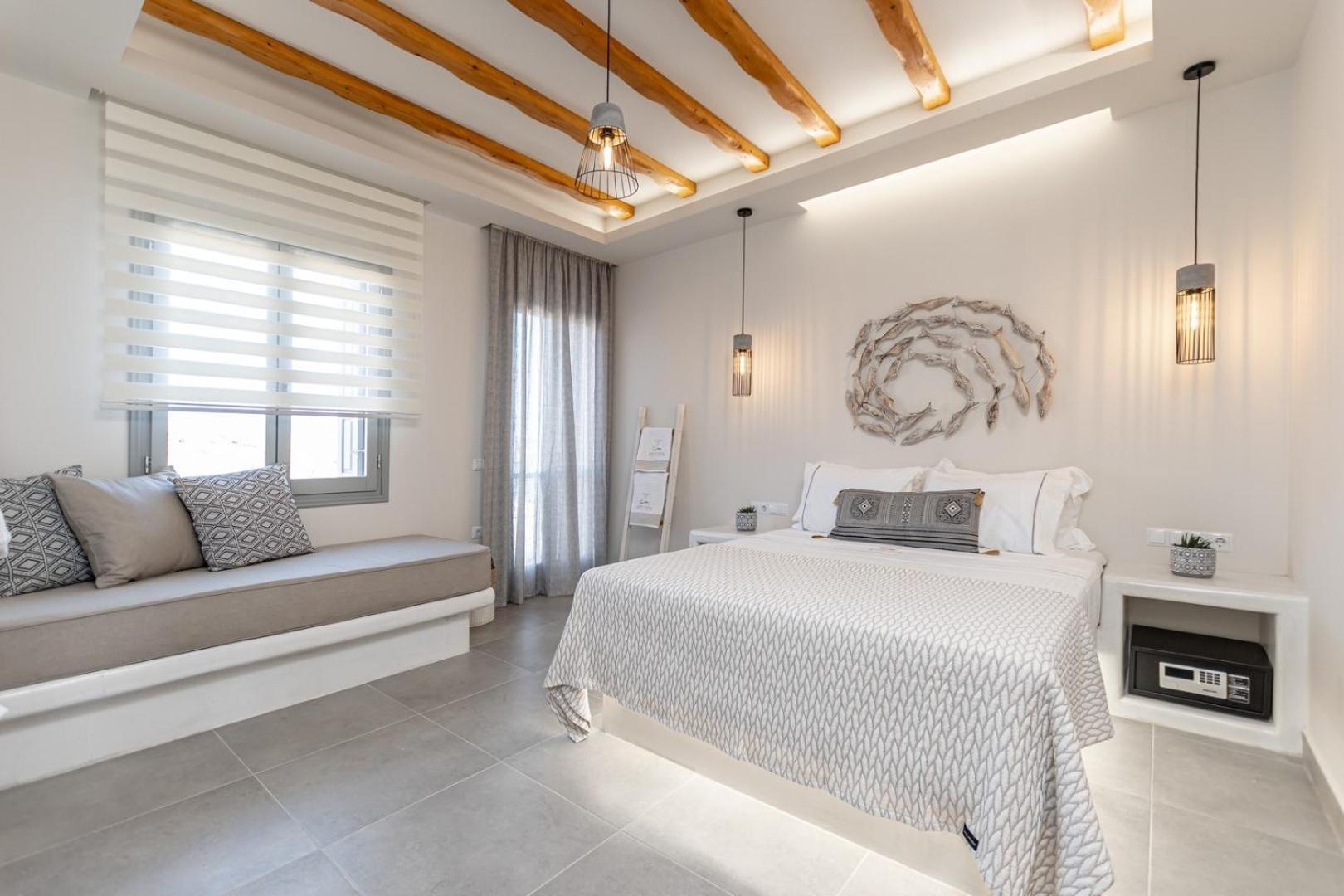 Porto Dema Luxury Suites Schoinoussa Bagian luar foto