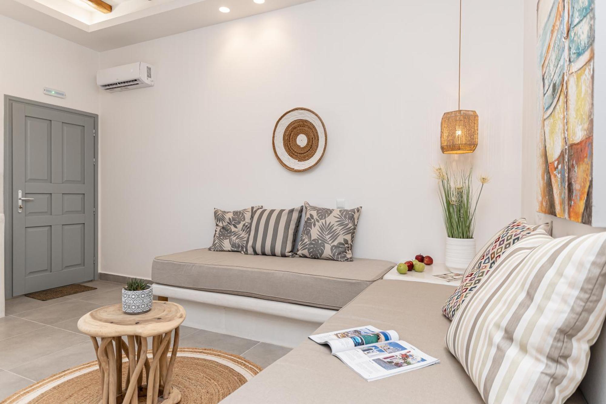 Porto Dema Luxury Suites Schoinoussa Bagian luar foto