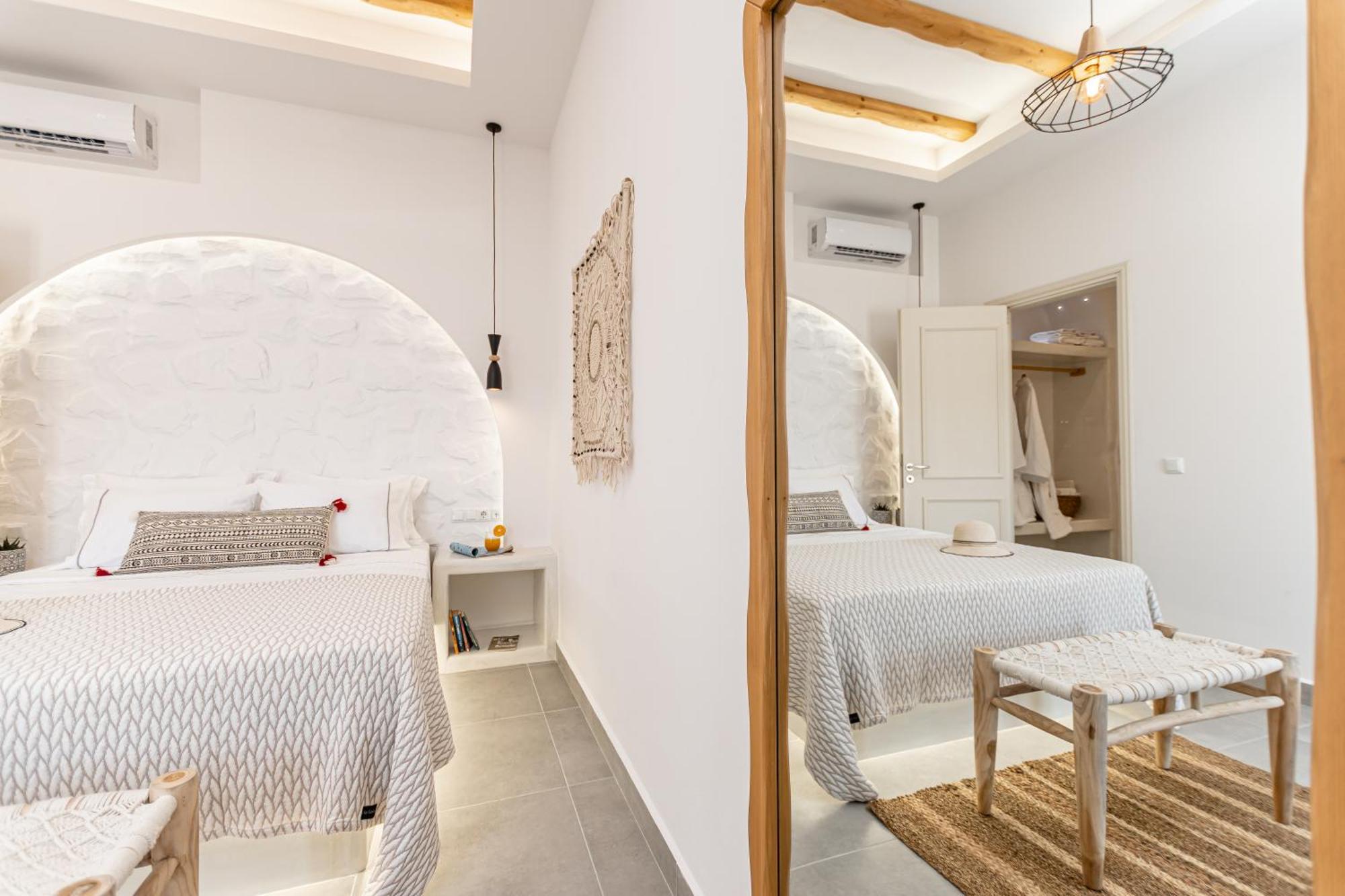Porto Dema Luxury Suites Schoinoussa Bagian luar foto